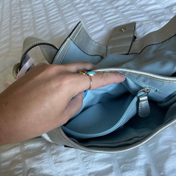 RARE Vintage COACH Y2K Silver Metallic Demi Shoulder Flap Bag 8B21 - Picture 14 of 17